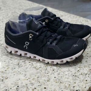 On-Running Women’s Cloud 2.0 Black/White Size 9